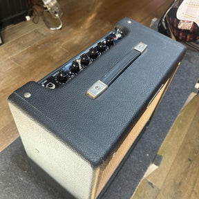 Fender Blues Junior 15 Watt All Valve Combo Amplifier - Preowned